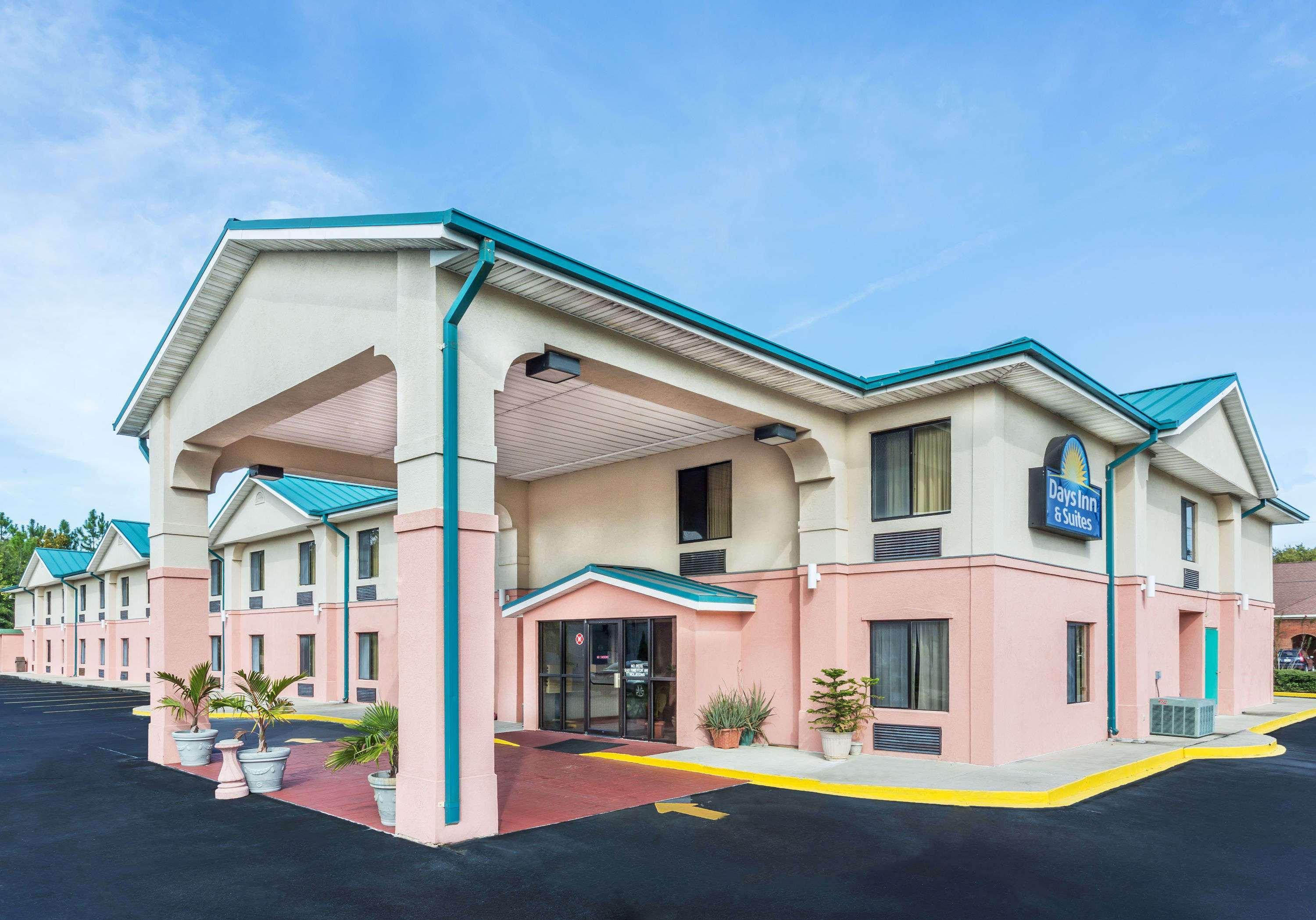 Days Inn By Wyndham Panama City/Callaway Eksteriør billede