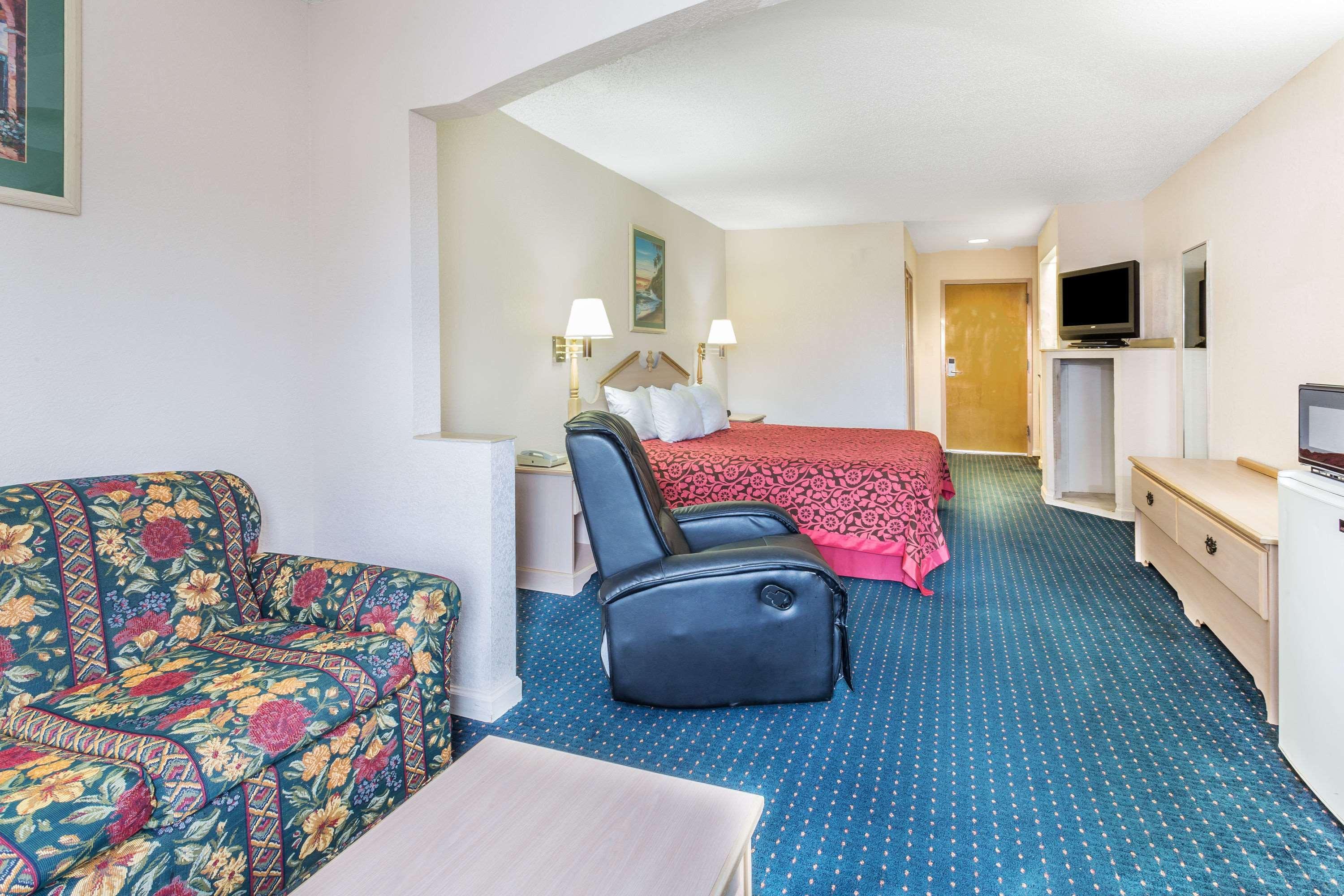 Days Inn By Wyndham Panama City/Callaway Eksteriør billede