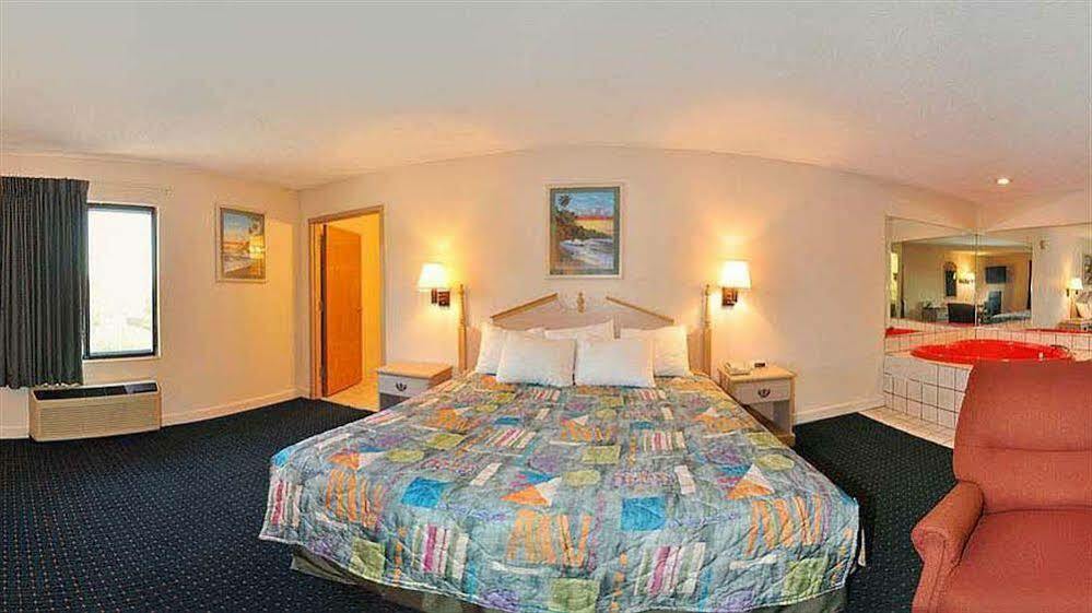 Days Inn By Wyndham Panama City/Callaway Eksteriør billede